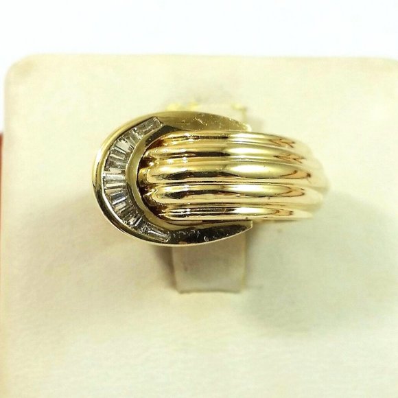 Elegant 14K Karat Solid Yellow Gold Designer Baguette Diamond Ring - Size 6.75